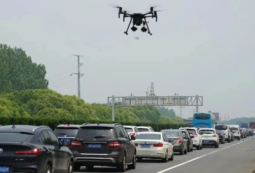 深圳利用無人機協助執法嚴查貨車超載(圖1)